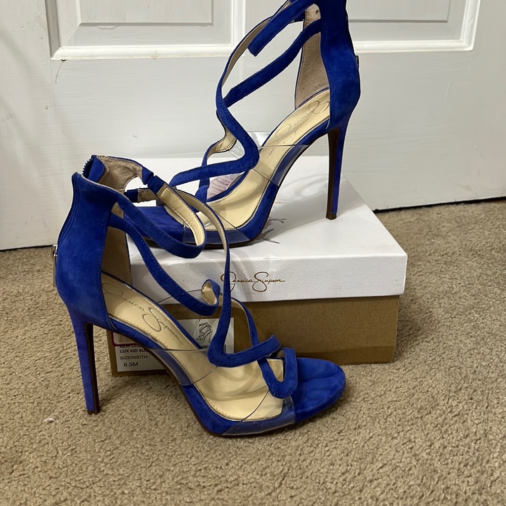 Jessica Simpson blue heals